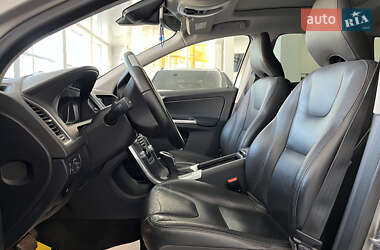 Позашляховик / Кросовер Volvo XC60 2016 в 