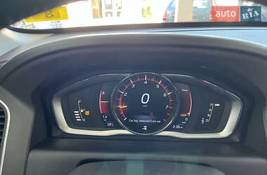 Позашляховик / Кросовер Volvo XC60 2016 в 