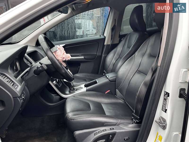 Внедорожник / Кроссовер Volvo XC60 2015 в Луцке