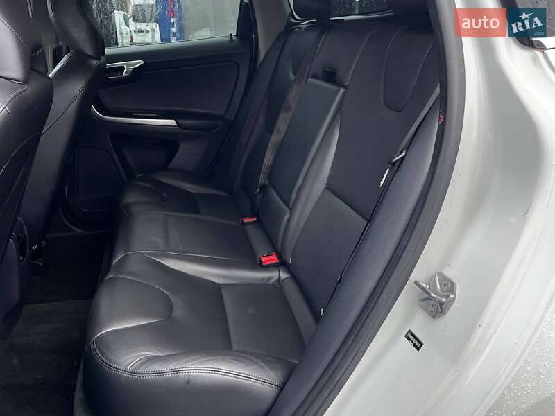 Внедорожник / Кроссовер Volvo XC60 2015 в Луцке