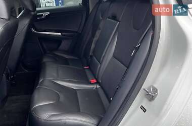 Внедорожник / Кроссовер Volvo XC60 2015 в 