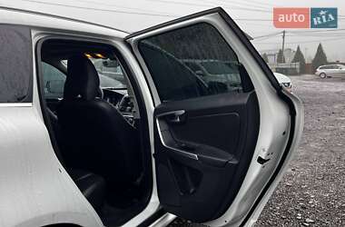 Внедорожник / Кроссовер Volvo XC60 2015 в 