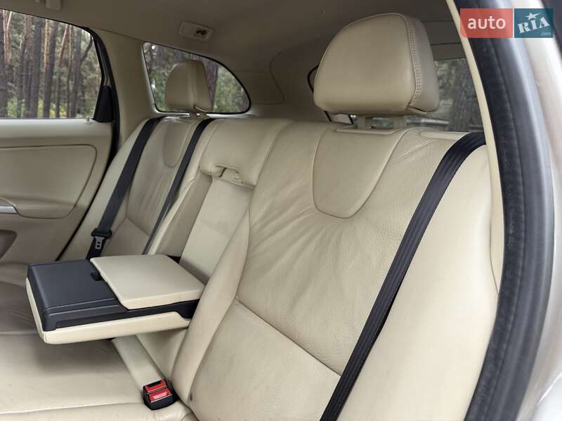 Позашляховик / Кросовер Volvo XC60 2012 в Києві