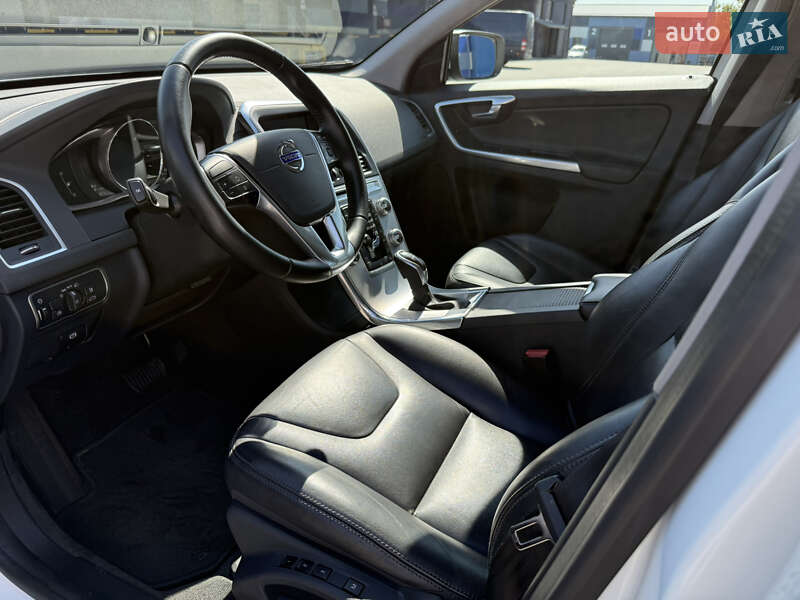 Внедорожник / Кроссовер Volvo XC60 2016 в Ровно