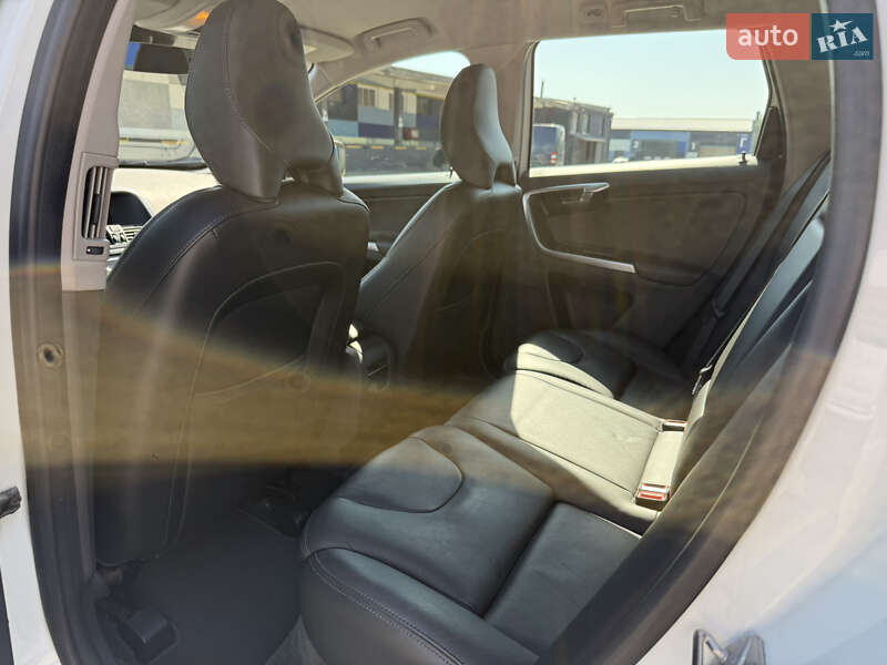 Внедорожник / Кроссовер Volvo XC60 2016 в Ровно