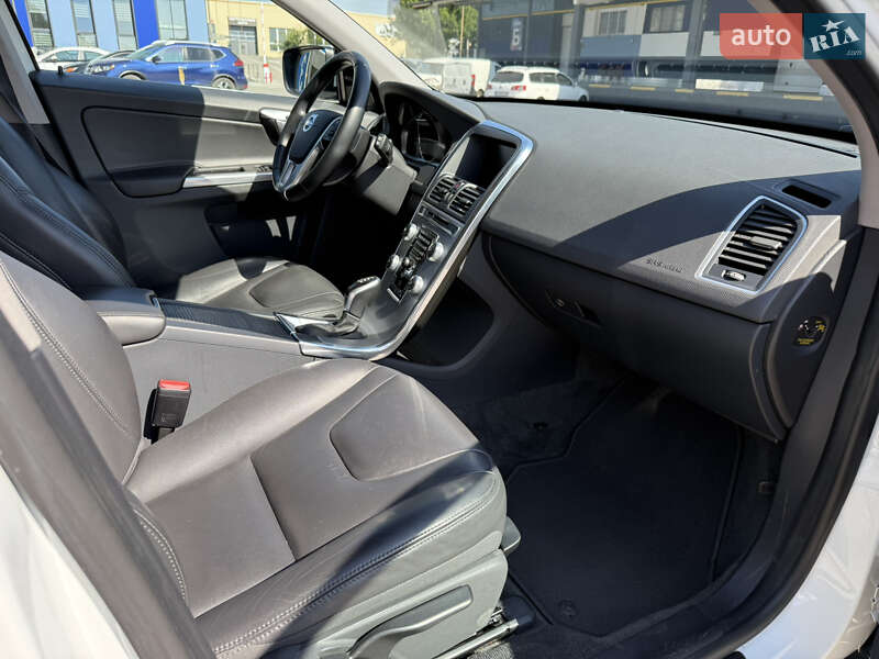 Внедорожник / Кроссовер Volvo XC60 2016 в Ровно