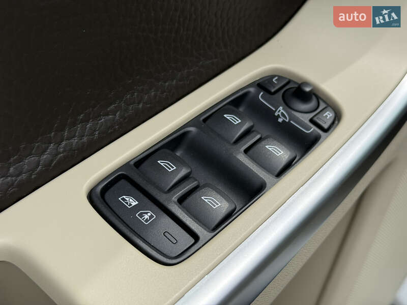Внедорожник / Кроссовер Volvo XC60 2012 в Ровно