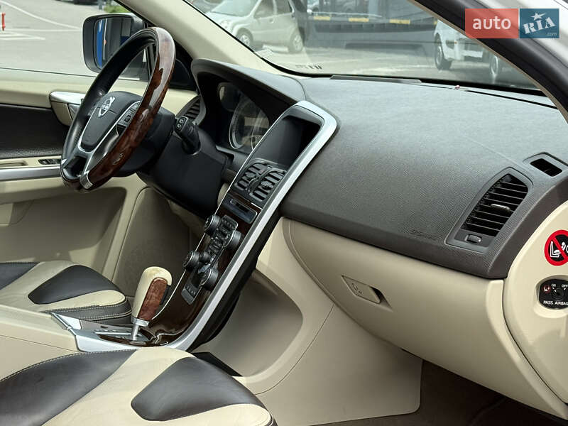Внедорожник / Кроссовер Volvo XC60 2012 в Ровно