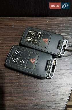 Позашляховик / Кросовер Volvo XC60 2009 в 