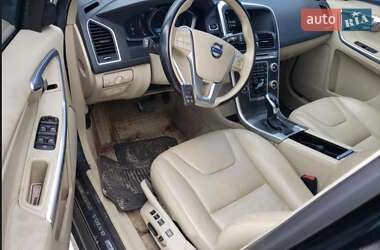 Внедорожник / Кроссовер Volvo XC60 2015 в 