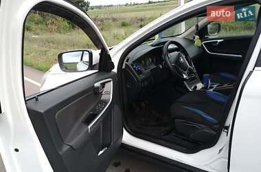 Позашляховик / Кросовер Volvo XC60 2010 в 