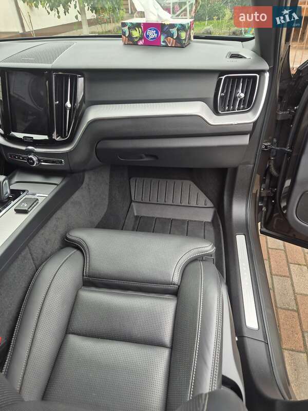 Внедорожник / Кроссовер Volvo XC60 2021 в Киеве фото 14 Внедорожник / Кроссовер Volvo XC60 2021 в Киеве