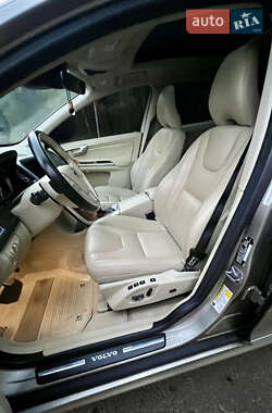 Внедорожник / Кроссовер Volvo XC60 2015 в 