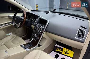 Внедорожник / Кроссовер Volvo XC60 2013 в 