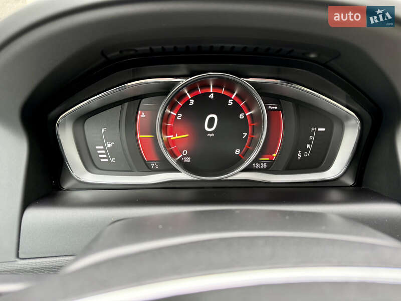 Позашляховик / Кросовер Volvo XC60 2017 в Ірпені