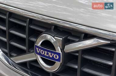 Позашляховик / Кросовер Volvo XC60 2012 в  фото 13 Позашляховик / Кросовер Volvo XC60 2012 в