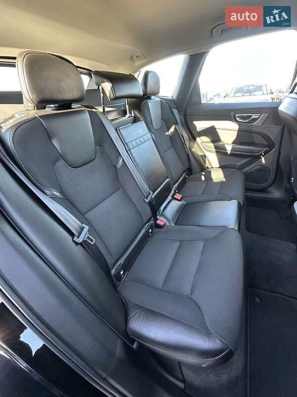 Внедорожник / Кроссовер Volvo XC60 2019 в Ивано-Франковске фото 37 Внедорожник / Кроссовер Volvo XC60 2019 в Ивано-Франковске