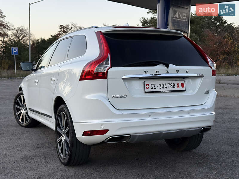 Внедорожник / Кроссовер Volvo XC60 2017 в Радивилове