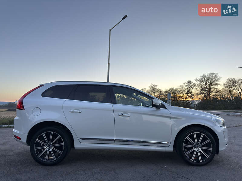 Внедорожник / Кроссовер Volvo XC60 2017 в Радивилове