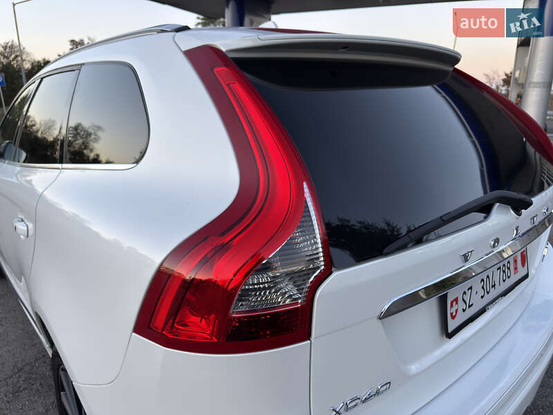Внедорожник / Кроссовер Volvo XC60 2017 в Радивилове