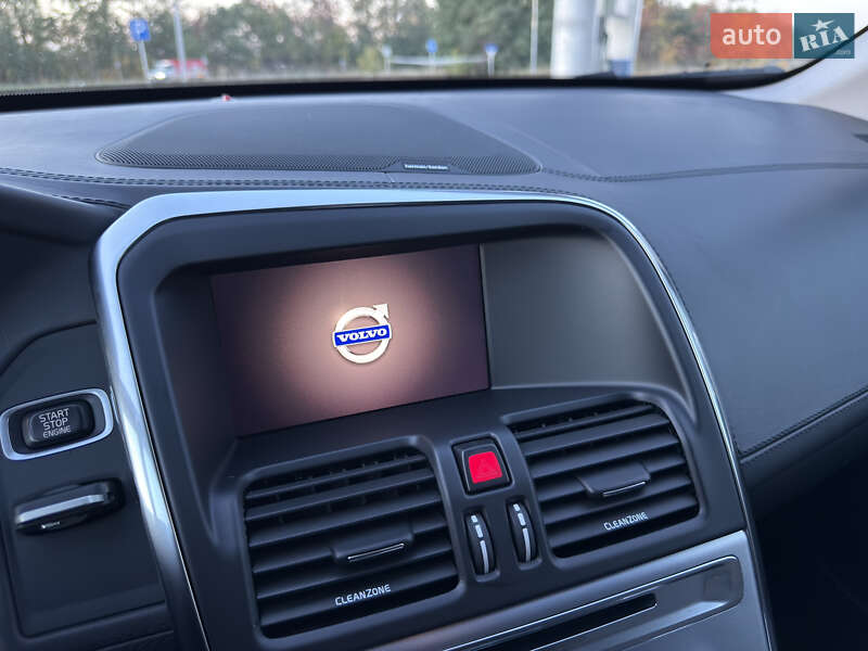 Внедорожник / Кроссовер Volvo XC60 2017 в Радивилове
