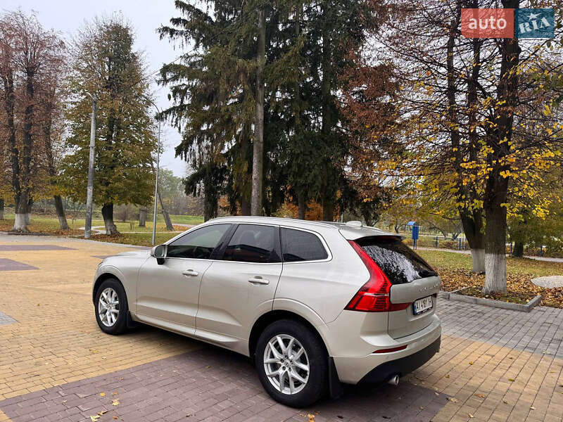 Внедорожник / Кроссовер Volvo XC60 2019 в Киеве