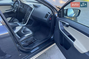 Позашляховик / Кросовер Volvo XC60 2010 в  фото 53 Позашляховик / Кросовер Volvo XC60 2010 в