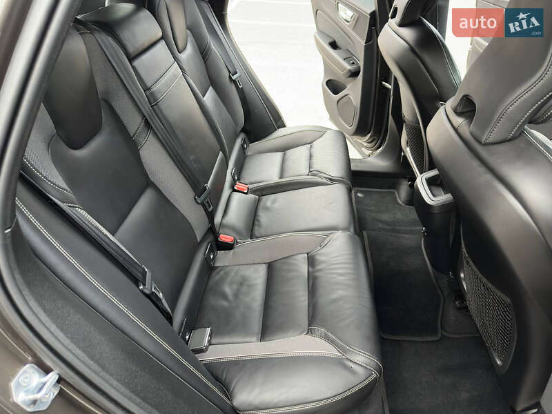 Позашляховик / Кросовер Volvo XC60 2020 в Києві фото 26 Позашляховик / Кросовер Volvo XC60 2020 в Києві