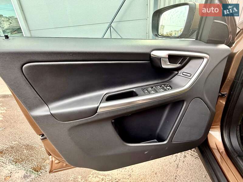 Позашляховик / Кросовер Volvo XC60 2012 в Києві фото 46 Позашляховик / Кросовер Volvo XC60 2012 в Києві