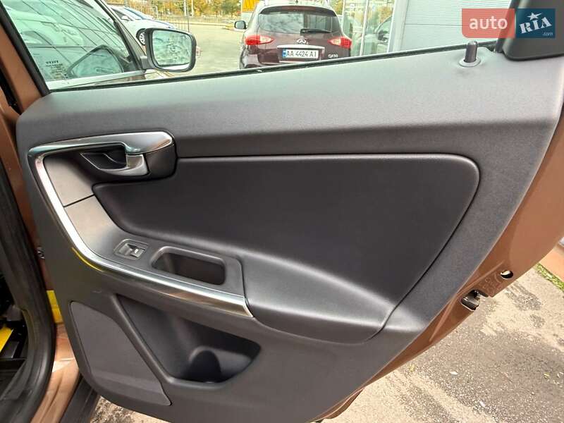 Позашляховик / Кросовер Volvo XC60 2012 в Києві фото 54 Позашляховик / Кросовер Volvo XC60 2012 в Києві
