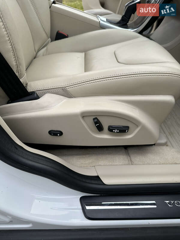 Внедорожник / Кроссовер Volvo XC60 2015 в Самборе фото 37 Внедорожник / Кроссовер Volvo XC60 2015 в Самборе