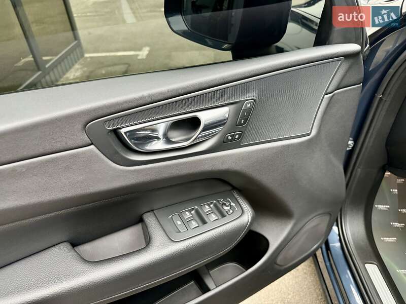 Позашляховик / Кросовер Volvo XC60 2017 в Києві фото 32 Позашляховик / Кросовер Volvo XC60 2017 в Києві