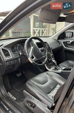 Позашляховик / Кросовер Volvo XC60 2015 в  фото 10 Позашляховик / Кросовер Volvo XC60 2015 в