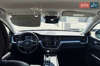 Позашляховик / Кросовер Volvo XC60 2019 в  фото 7 Позашляховик / Кросовер Volvo XC60 2019 в