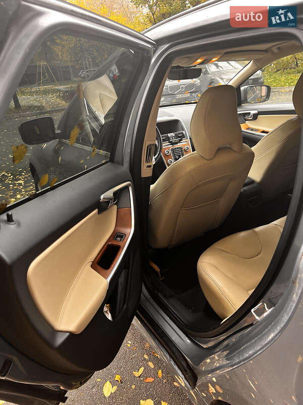 Внедорожник / Кроссовер Volvo XC60 2016 в Киеве фото 6 Внедорожник / Кроссовер Volvo XC60 2016 в Киеве