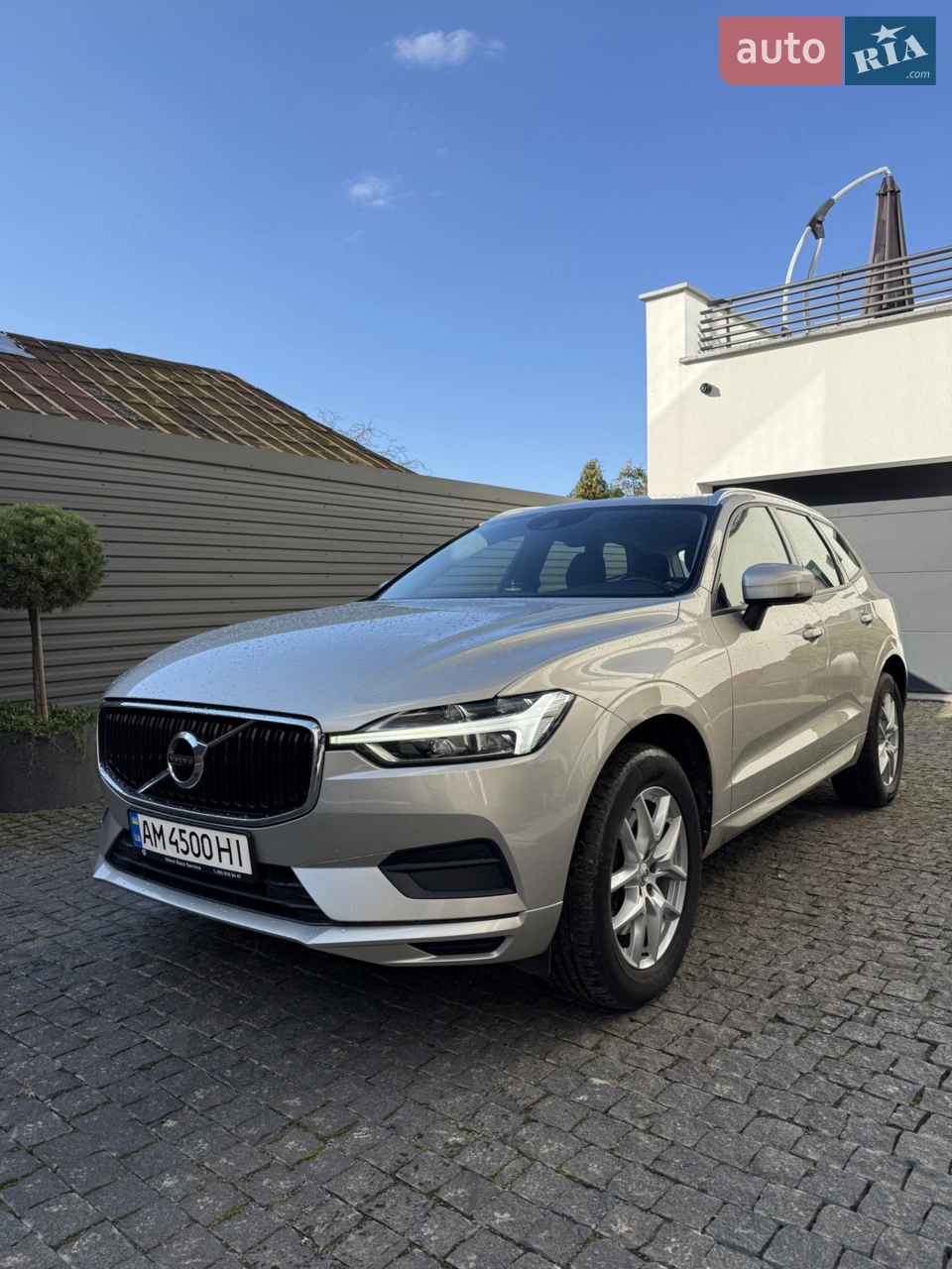 Автомобіль у відмінному стані, доглянутий, технічно повністю справний.
• Двигун: 2.0 дизель
• Пробіг: 168 000 км
• Коробка: автомат
• Привід: повний
• Салон: шкіряний, чорного кольору
• Всі ТО проходили вчасно, на 160 тис замінено ремінь ГРМ та всі супутні роботи
• Без ДТП
• Дуже комфортний, надійний і безпечний кросовер

Авто не потребує жодних вкладень — сів і поїхав.