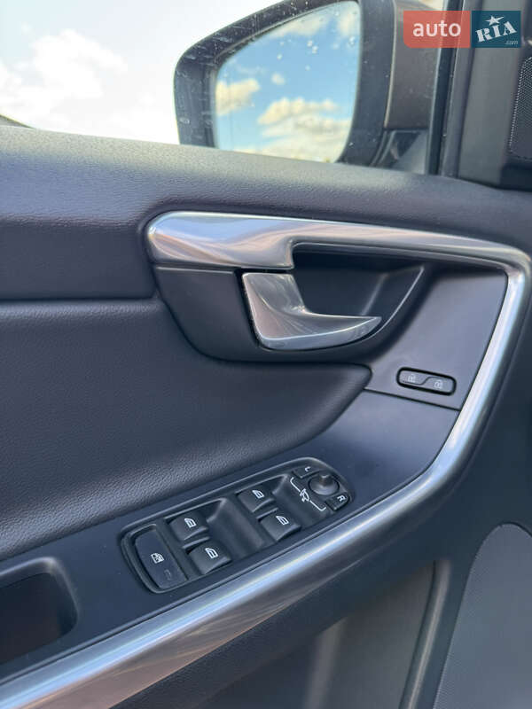 Позашляховик / Кросовер Volvo XC60 2015 в Моршині фото 34 Позашляховик / Кросовер Volvo XC60 2015 в Моршині