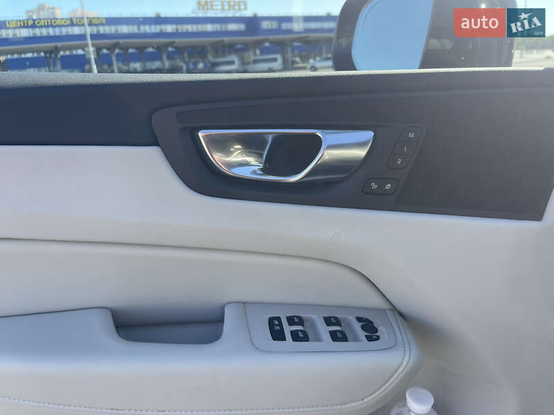 Позашляховик / Кросовер Volvo XC60 2024 в Києві фото 18 Позашляховик / Кросовер Volvo XC60 2024 в Києві