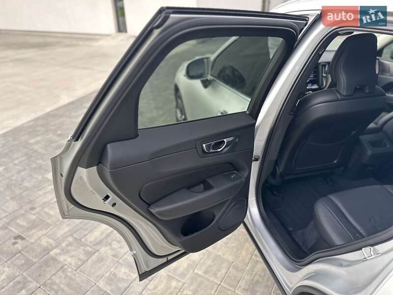 Внедорожник / Кроссовер Volvo XC60 2021 в Луцке