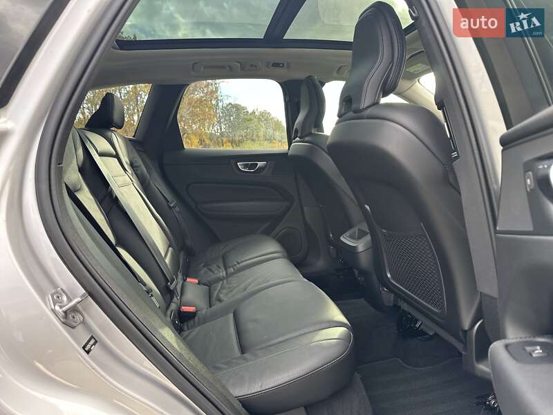 Внедорожник / Кроссовер Volvo XC60 2021 в Луцке