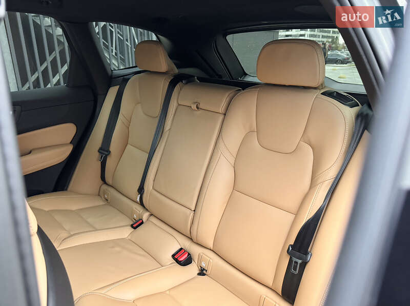 Позашляховик / Кросовер Volvo XC60 2022 в Києві фото 29 Позашляховик / Кросовер Volvo XC60 2022 в Києві