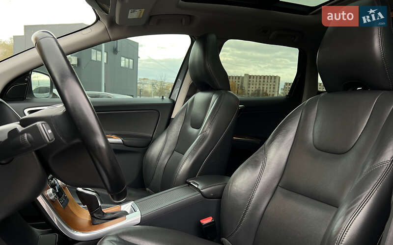 Позашляховик / Кросовер Volvo XC60 2017 в Львові фото 7 Позашляховик / Кросовер Volvo XC60 2017 в Львові