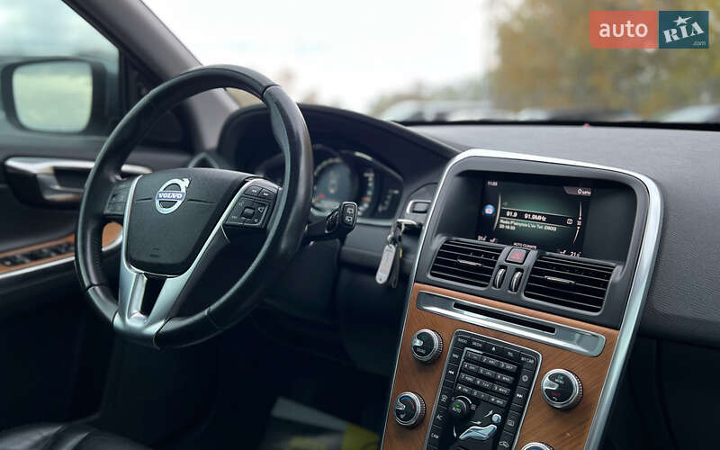 Позашляховик / Кросовер Volvo XC60 2017 в Львові фото 20 Позашляховик / Кросовер Volvo XC60 2017 в Львові