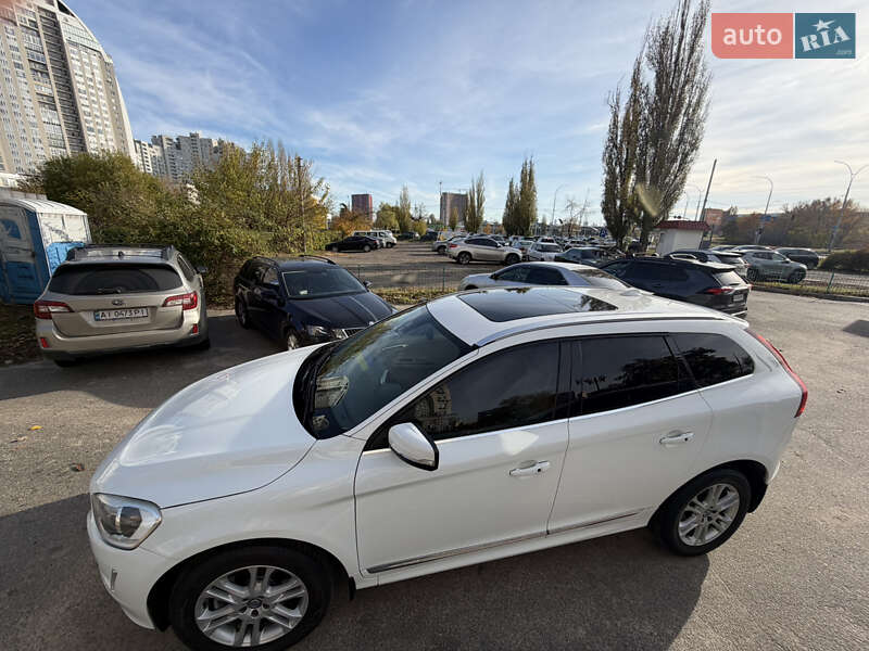 Позашляховик / Кросовер Volvo XC60 2015 в Києві