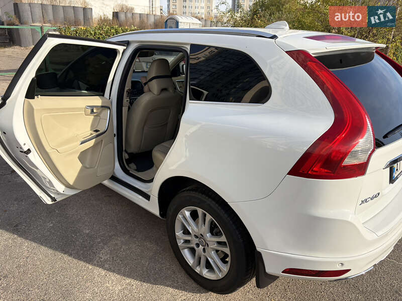 Позашляховик / Кросовер Volvo XC60 2015 в Києві