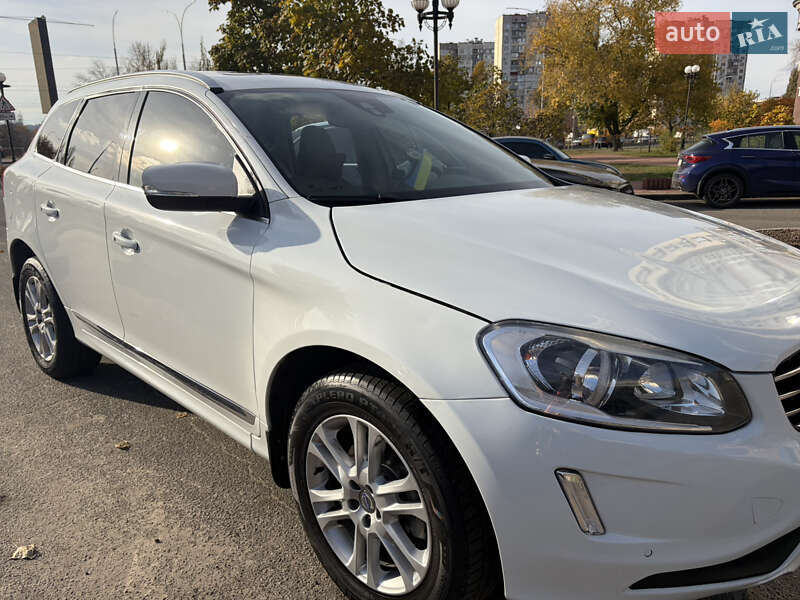 Позашляховик / Кросовер Volvo XC60 2015 в Києві