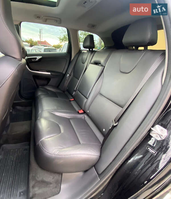 Внедорожник / Кроссовер Volvo XC60 2016 в Ровно фото 24 Внедорожник / Кроссовер Volvo XC60 2016 в Ровно