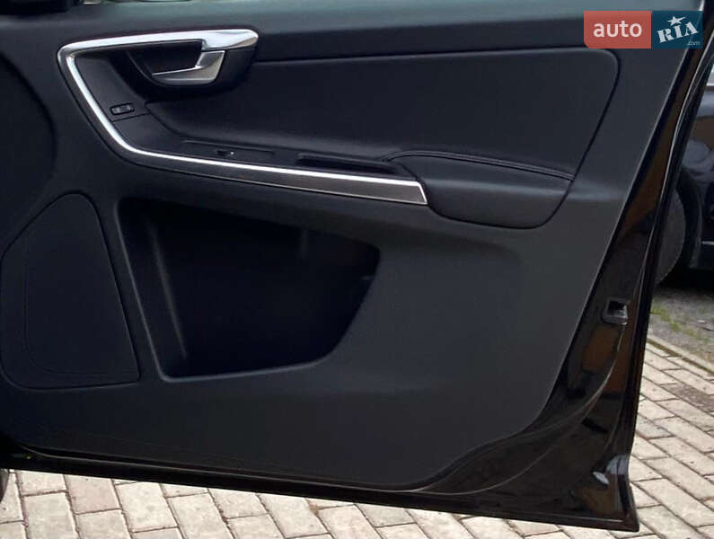 Внедорожник / Кроссовер Volvo XC60 2016 в Ровно фото 32 Внедорожник / Кроссовер Volvo XC60 2016 в Ровно