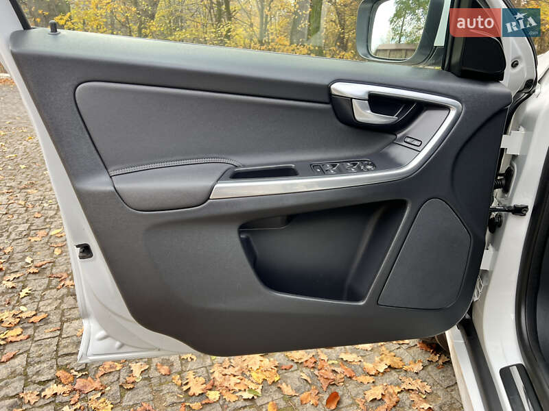 Внедорожник / Кроссовер Volvo XC60 2013 в Черновцах фото 24 Внедорожник / Кроссовер Volvo XC60 2013 в Черновцах