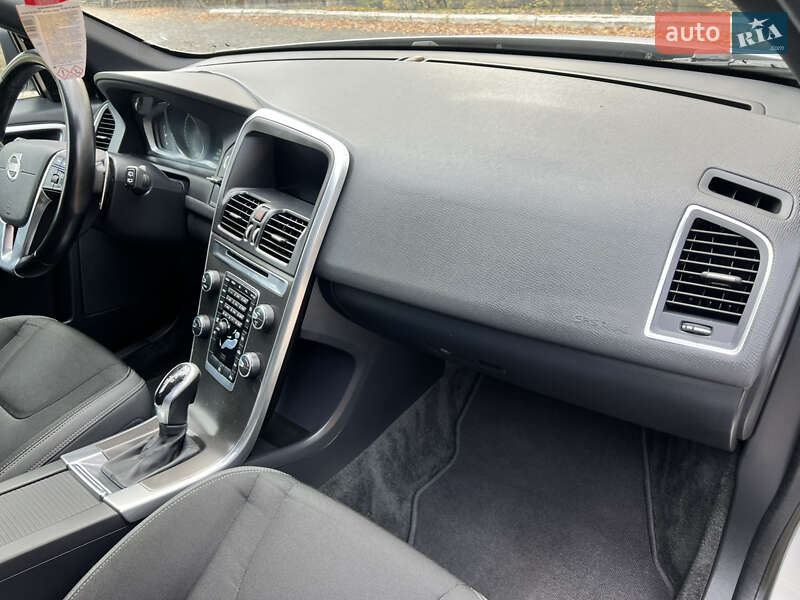 Внедорожник / Кроссовер Volvo XC60 2013 в Черновцах фото 36 Внедорожник / Кроссовер Volvo XC60 2013 в Черновцах